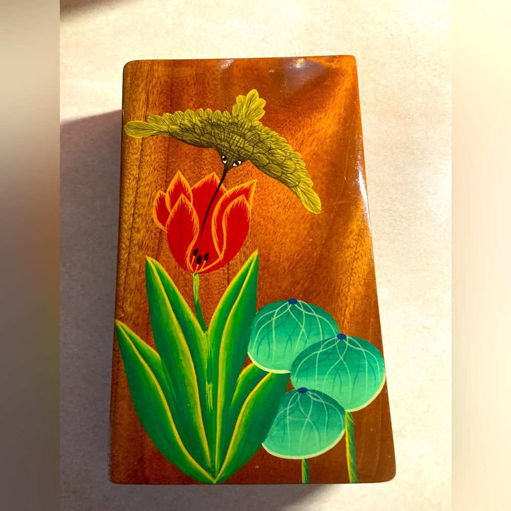 Asian hummingbird w/poppy flower + pods trinkets box.
